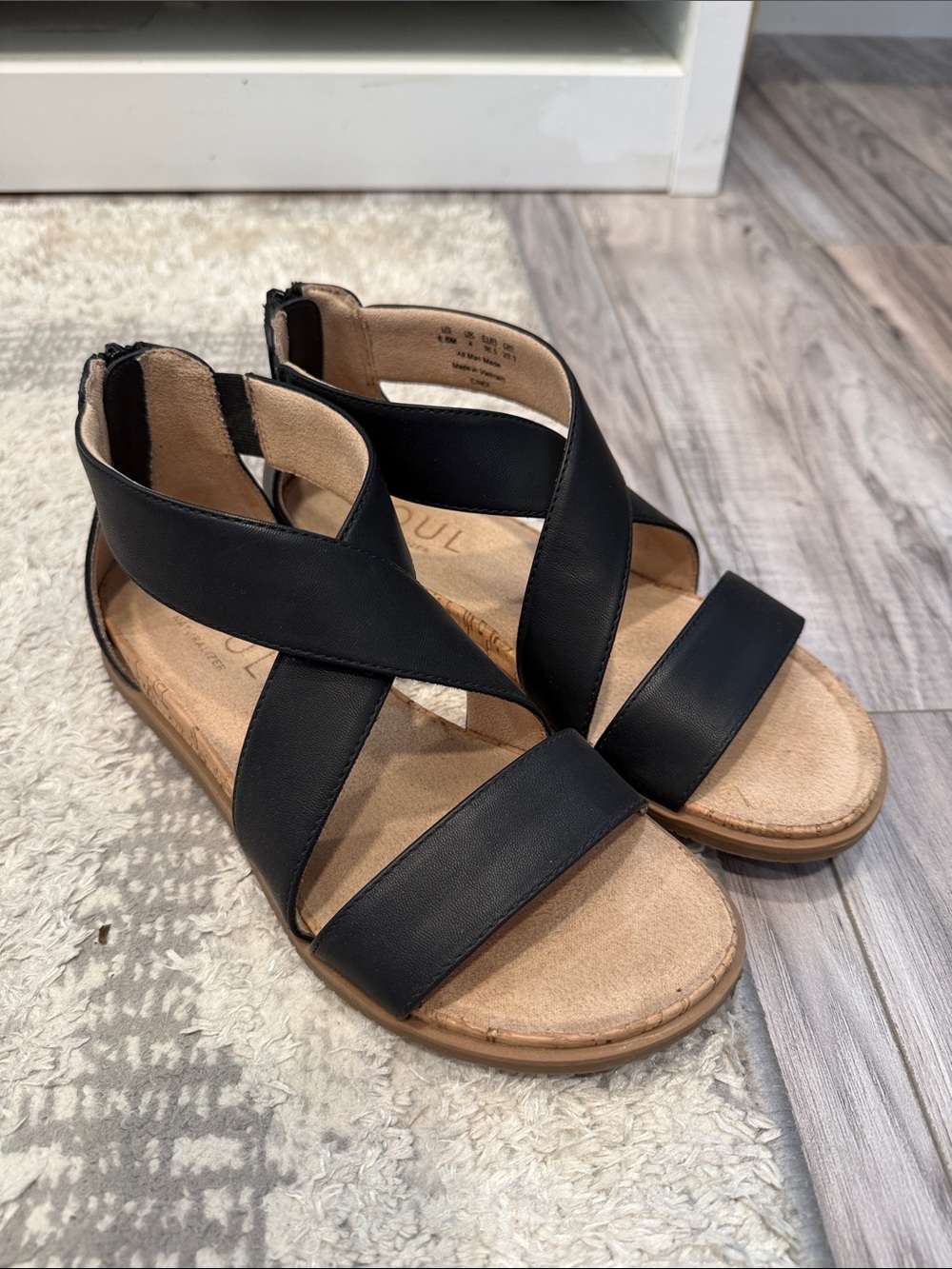 SOUL Naturalizer Black Crisscross Strap Sandals